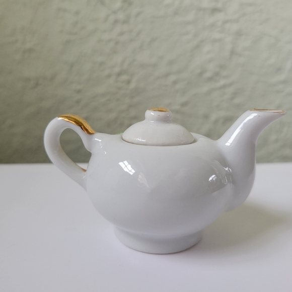 Polynesian Tiki Tea Cup, Saucer and Pot Island Beach Vintage Minature Souvenir. - Picture 3 of 11